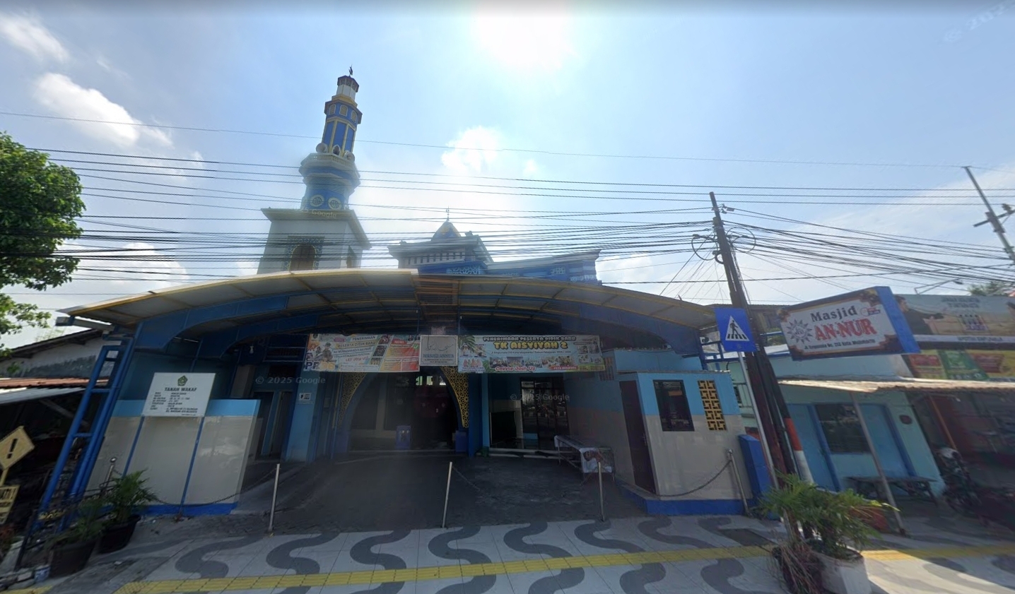 Gerakan Resik Resik Masjid Mojokerto melakukan giat bersih bersih masjid di Masjid An'Nur